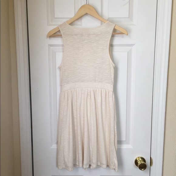 Lace Detail Dress - Picture 6 of 7